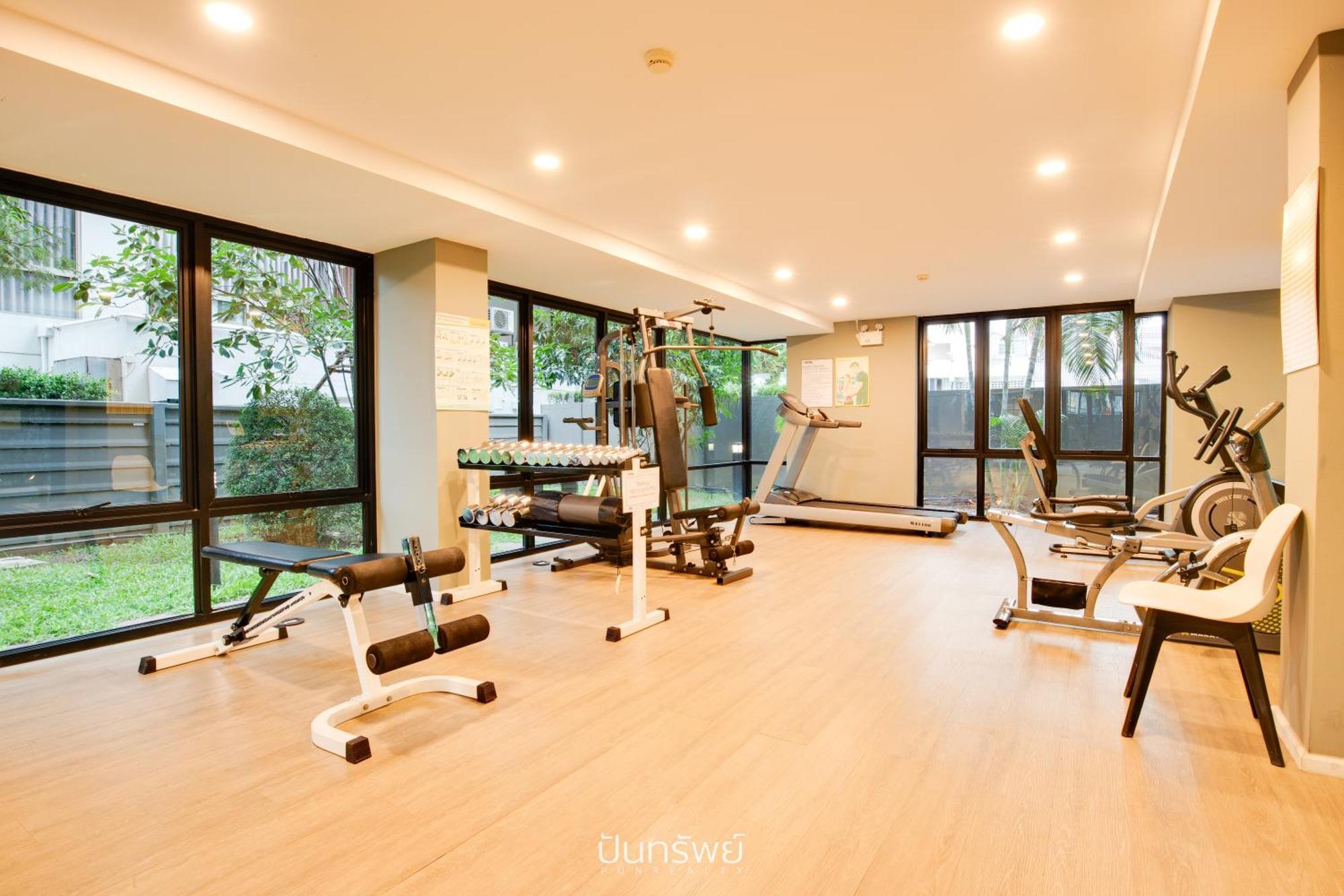 Palm Springs Nimman Aparthotel เชียงใหม่ ภายนอก รูปภาพ